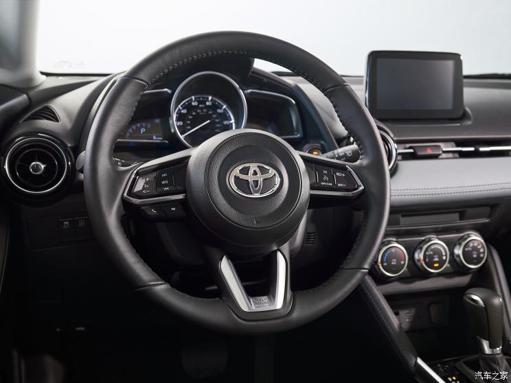 () YARiS() 2019 Hatchback