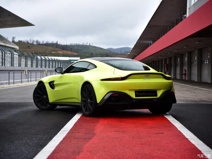 ˹١ V8 Vantage 2018 4.0T V8